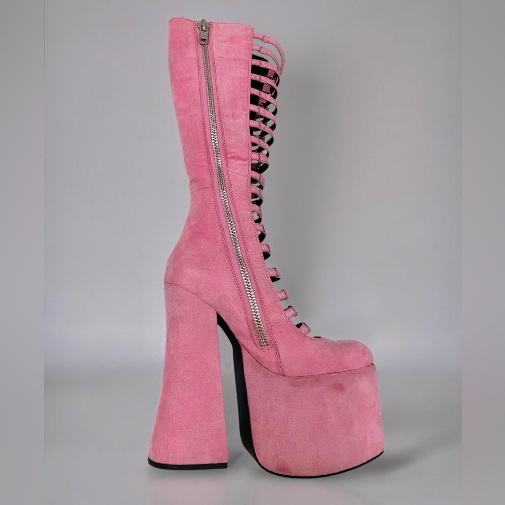 Current Mood “Transaction” Dusty Pink Platform Boots 💕 - Picture 2 of 16